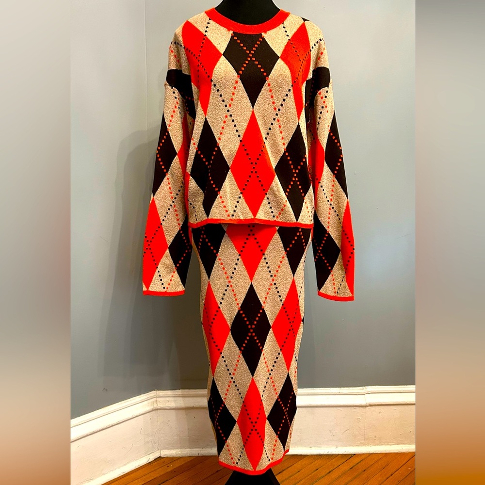 BNWT ViCOLO Orange, Black and Gold Argyle Sweater and Pencil Skirt Set, One Size
